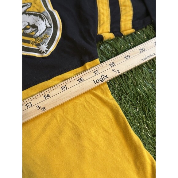Universal Studios Wizarding World Harry Potter HUFFLEPUFF Spirit Jersey XS - Picture 5 of 7
